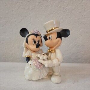 Lenox Disney Showcase Collection Mickey Mouse Minnie's Dream Wedding Figurine